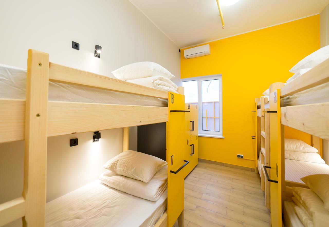 Hotel Bee Station Kyjev Exteriér fotografie