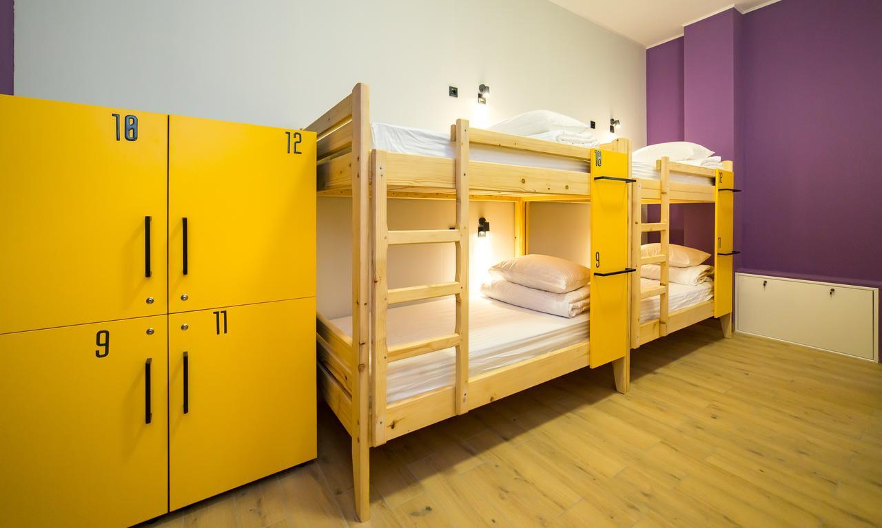Hotel Bee Station Kyjev Exteriér fotografie