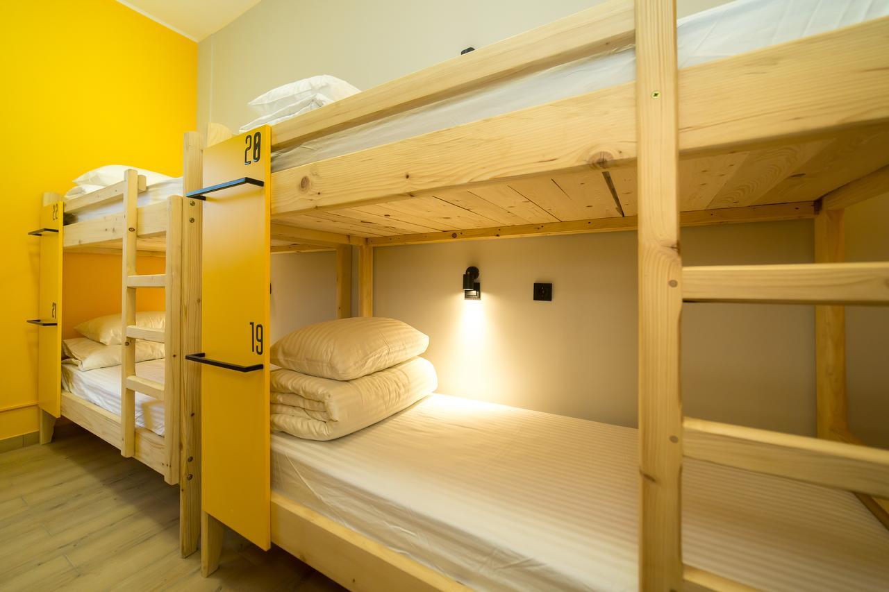 Hotel Bee Station Kyjev Exteriér fotografie
